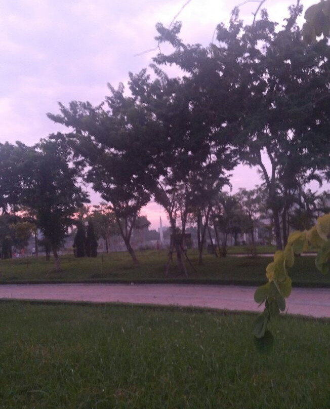 Hoa Binh Park-Bắc Từ Liêm必去景点