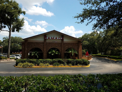 Ramada by Wyndham Temple Terrace/Tampa North主图