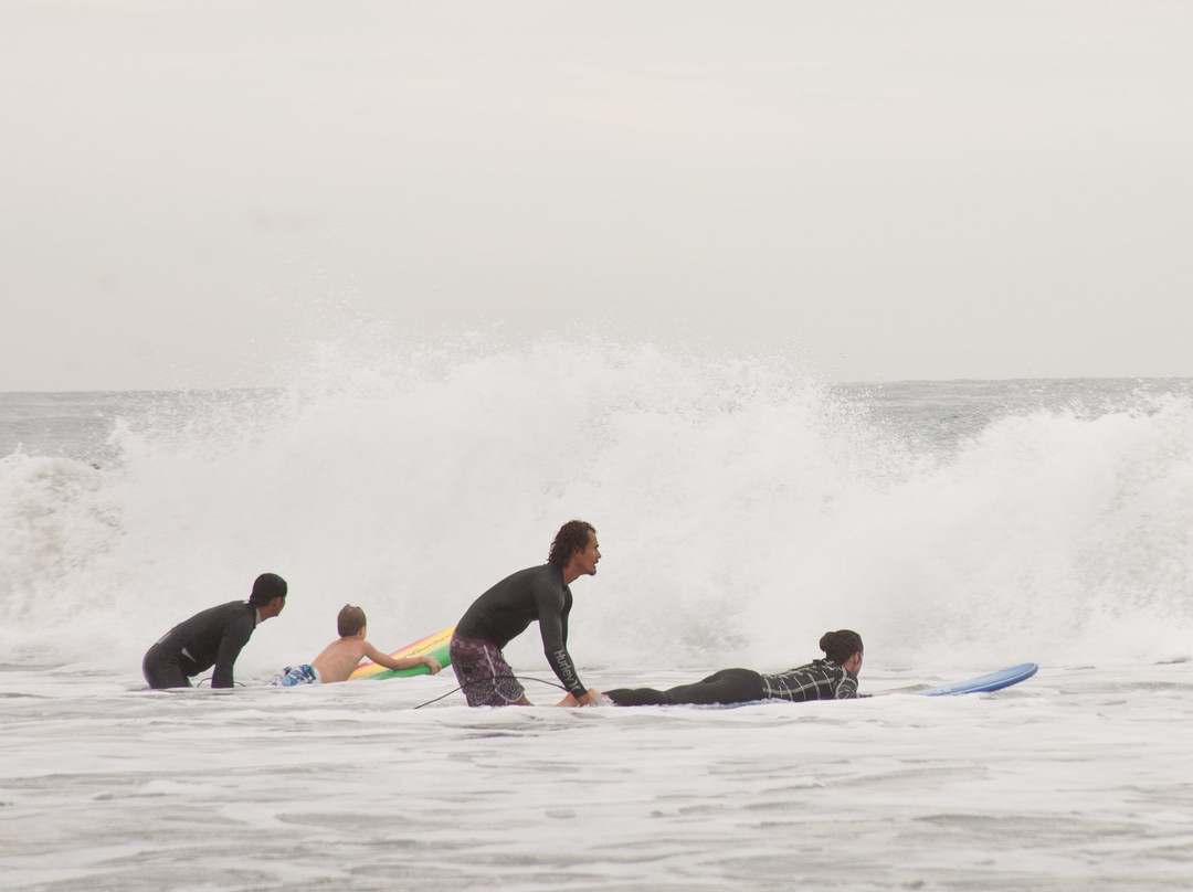 West Side Surf School-托多斯桑托斯必去景点