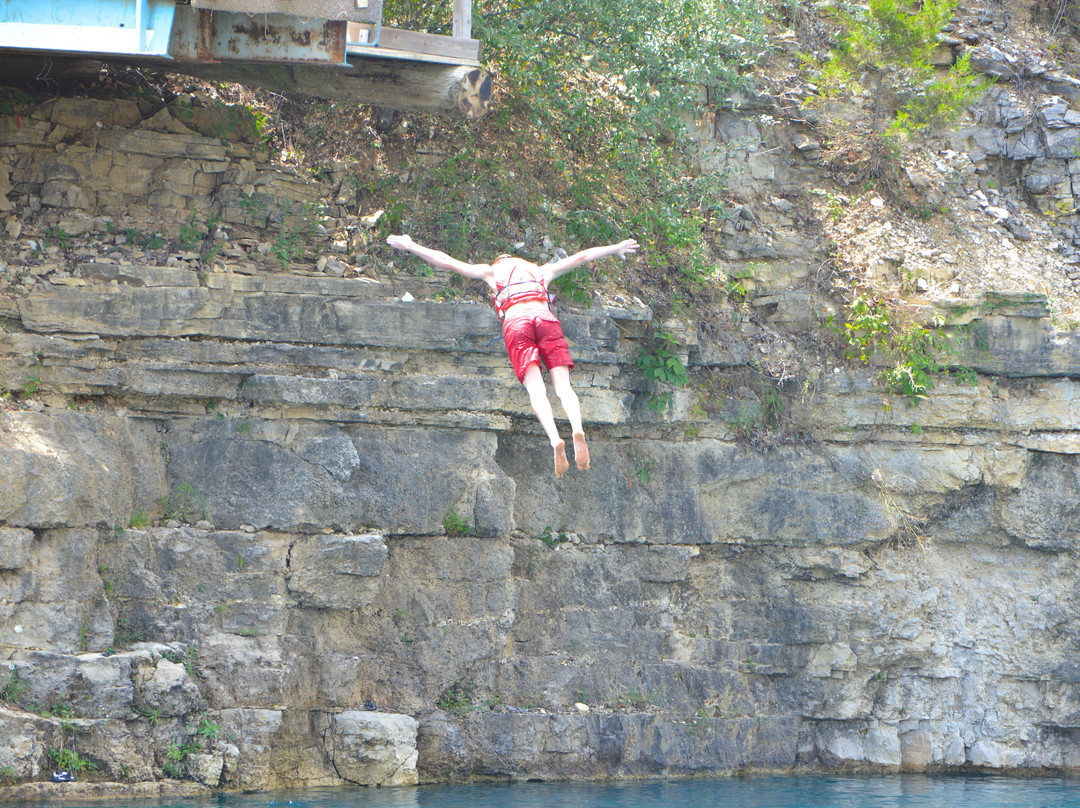 The Fugitive Beach-罗拉必去景点