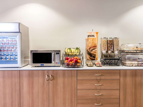 温德姆克拉马斯瀑布麦客达酒店主图