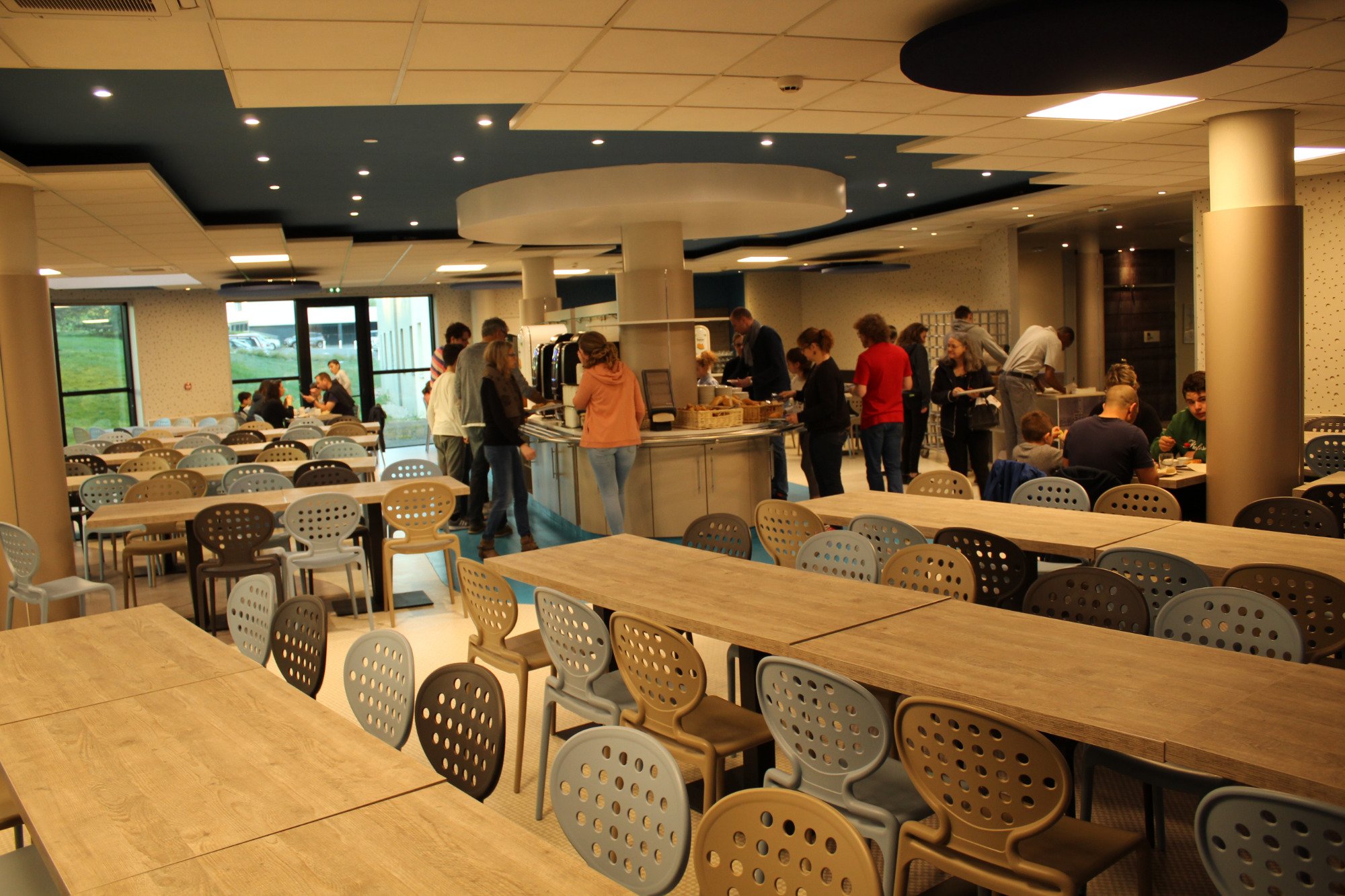 Hotel Kyriad Poitiers - Jules Verne Site du Futuroscope-餐饮