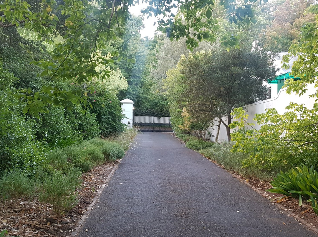 Long Cottage B&B主图