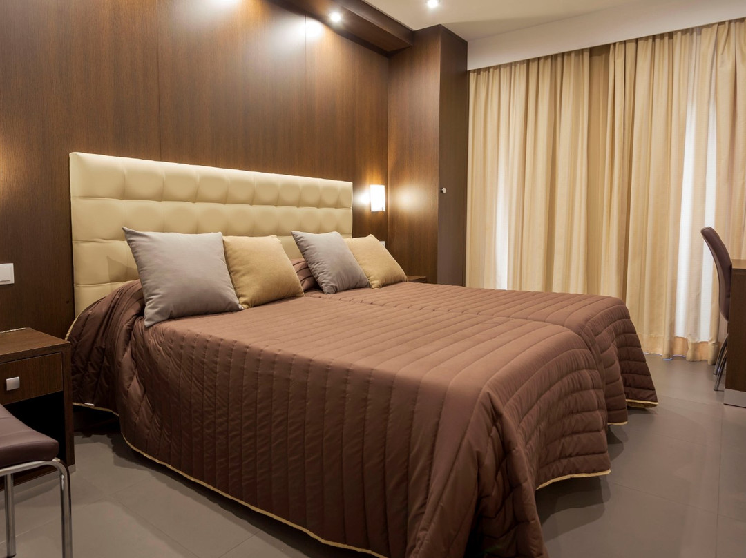 兰布拉埃梅里塔酒店主图