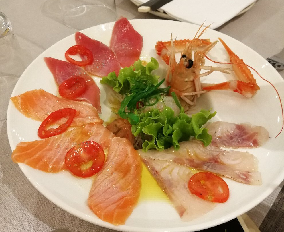 Pernate餐馆和美食-Koii Sushi