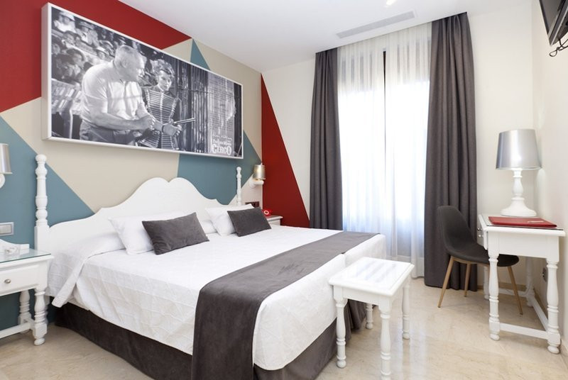 卡洛斯五世酒店主图