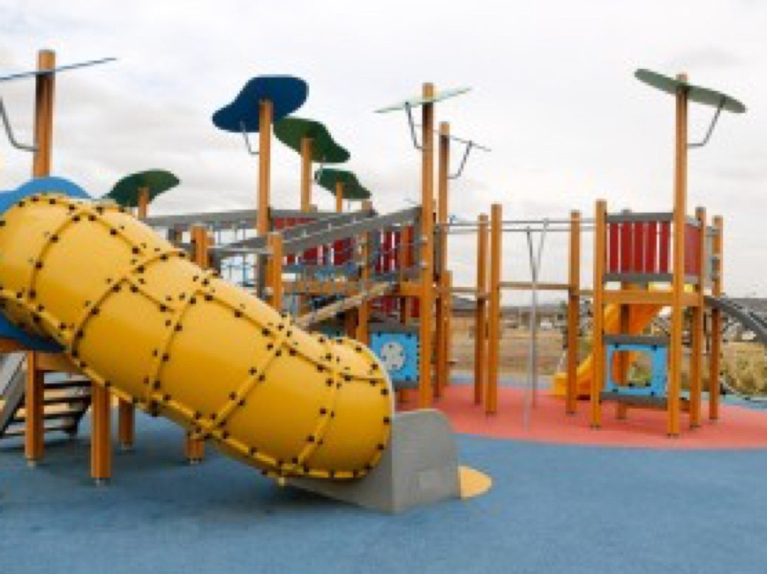 Eynesbury旅游景点-Lollipop Hill Playground