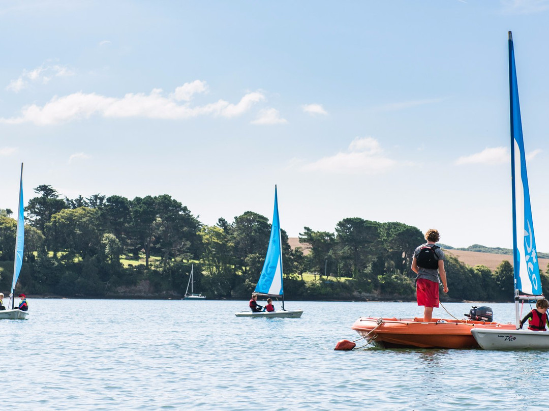 Salcombe Dinghy Sailing景点图片