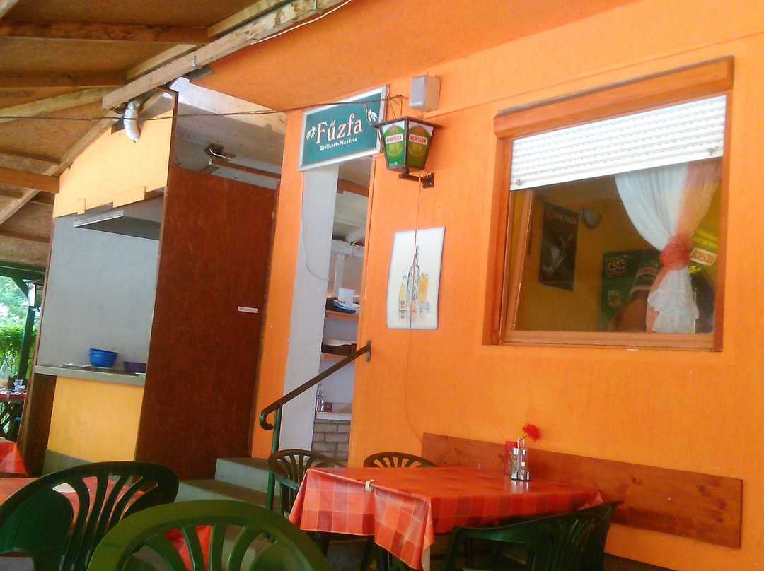 Fűzfa Grillkert – Pizzéria és Panzió