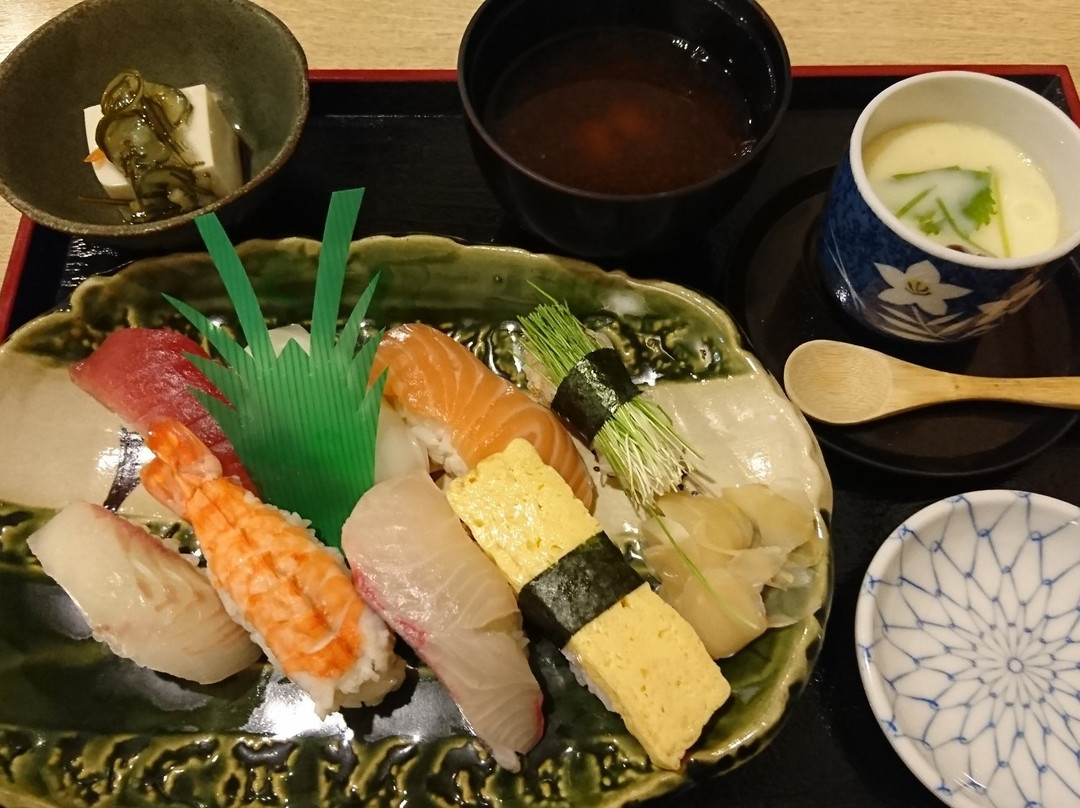 ぎふ初寿司 末広分店