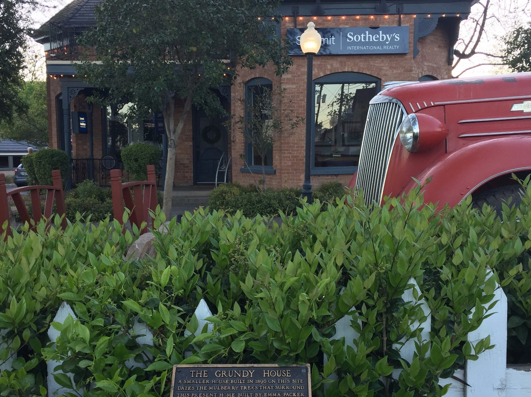 Ancestor Square-圣乔治必去景点