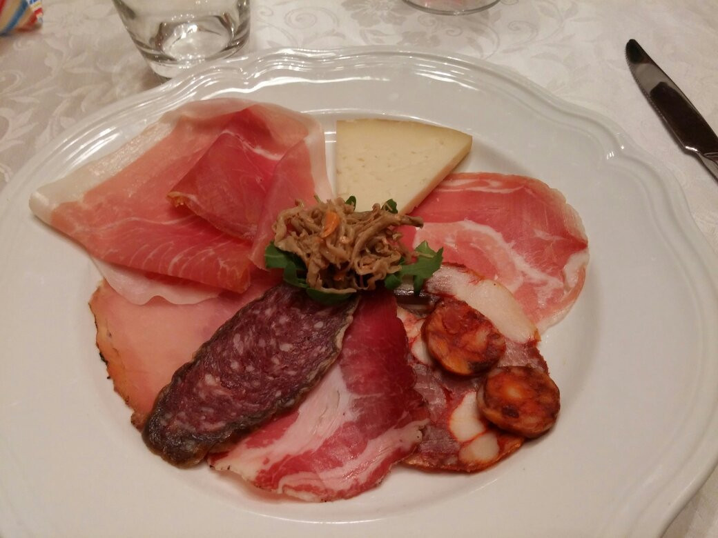 Montenero di Bisaccia餐馆和美食-Agriturismo Colle delle Ginestre