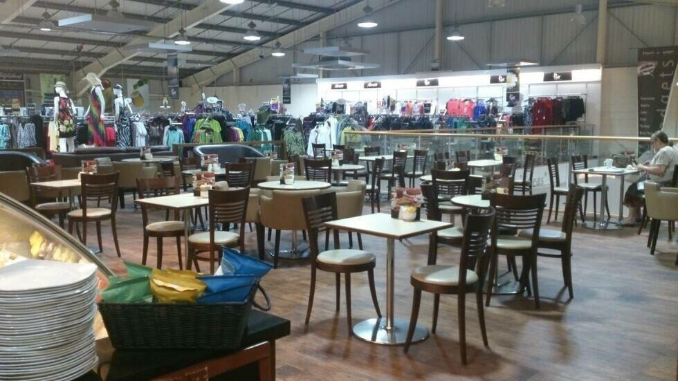 Oswaldtwistle餐馆和美食-Café Nova