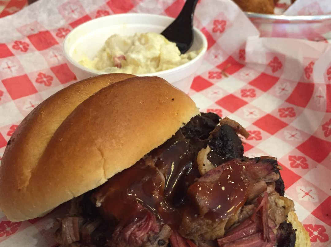 Wooster餐馆和美食-Omahoma Bob's Barbeque