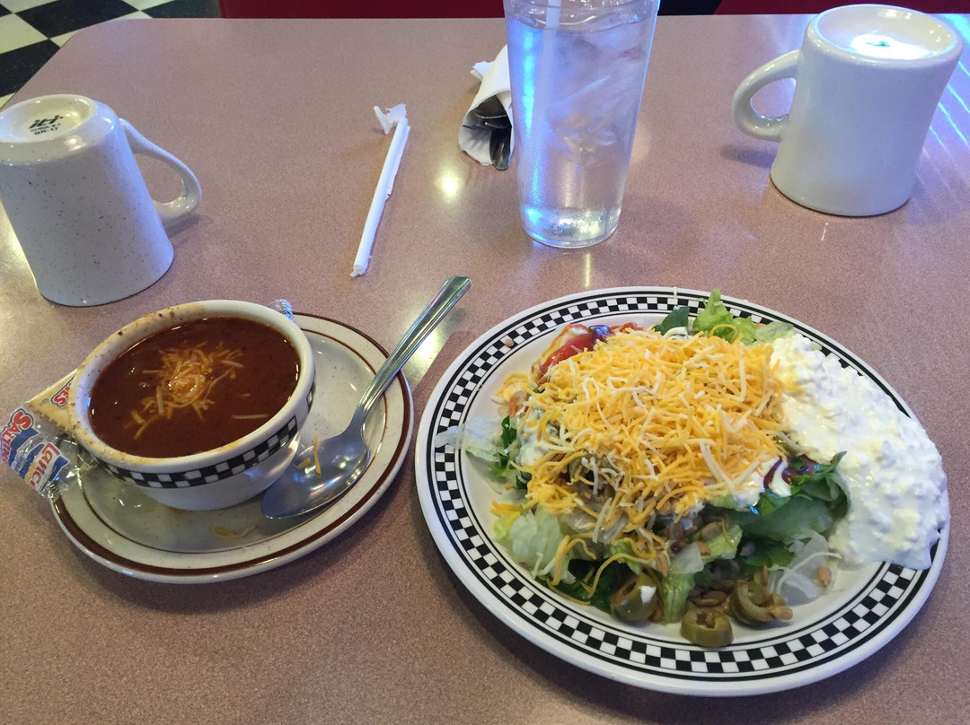 Le Roy餐馆和美食-Woody's Family Restaurant