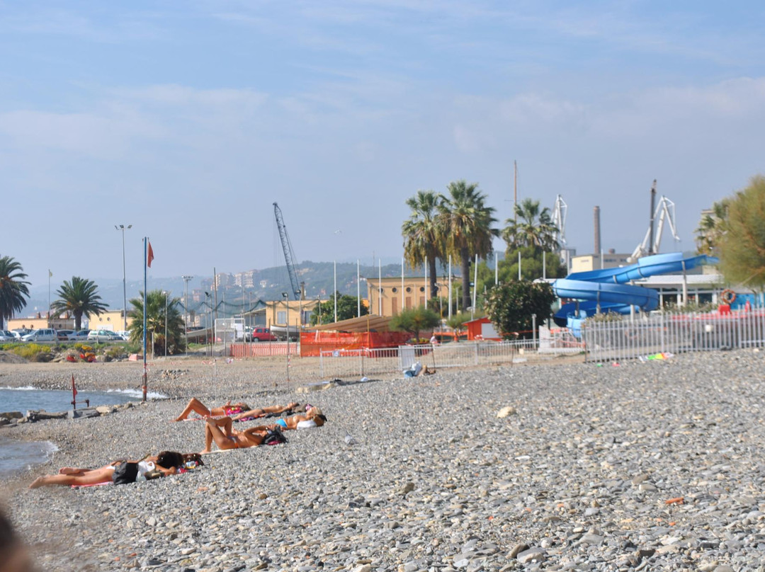 Oneglia Beach-因佩里亚必去景点