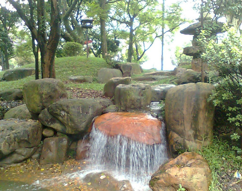 Praça dos Meninos-圣贝尔纳多-杜坎普必去景点