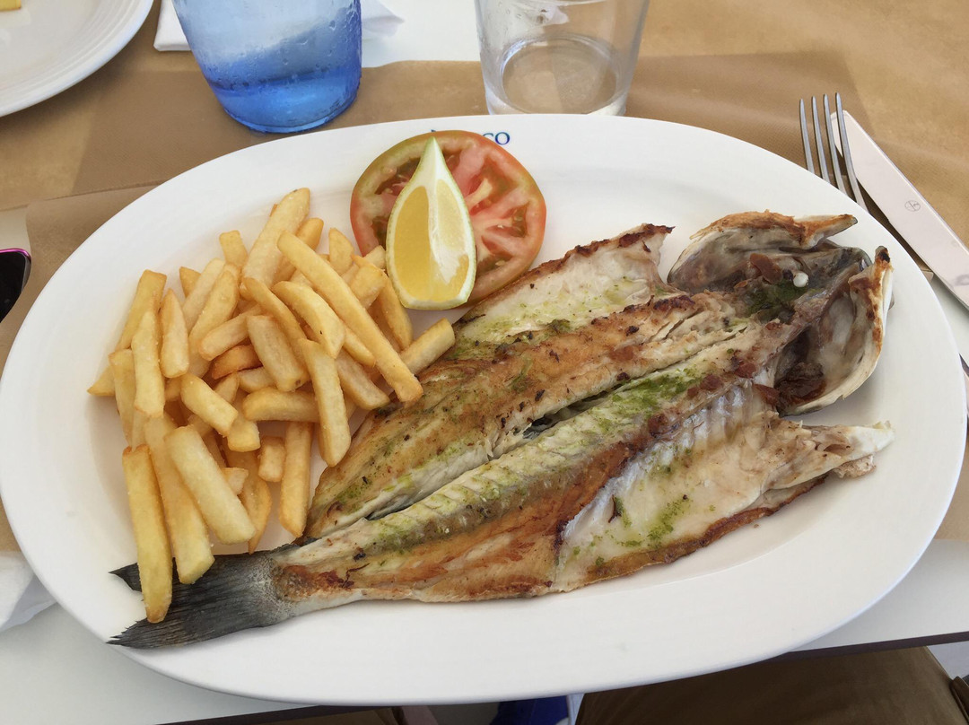 Nautico Lounge Bar & Restaurant