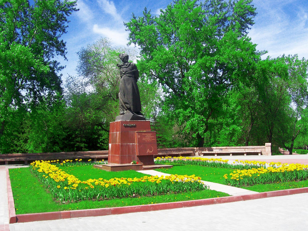 Monument to Orlenok景点图片