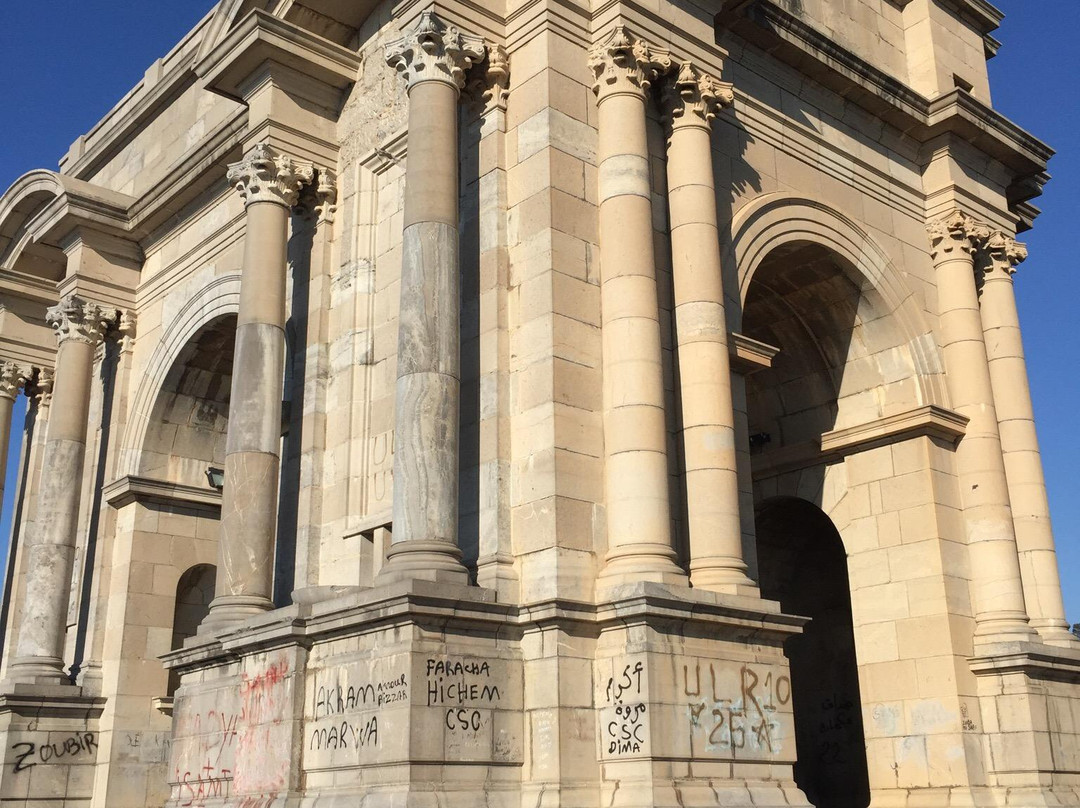 Monument Aux Morts景点图片