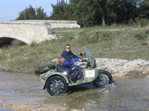 Classic Bike Esprit Day Tours-圣雷米必去景点