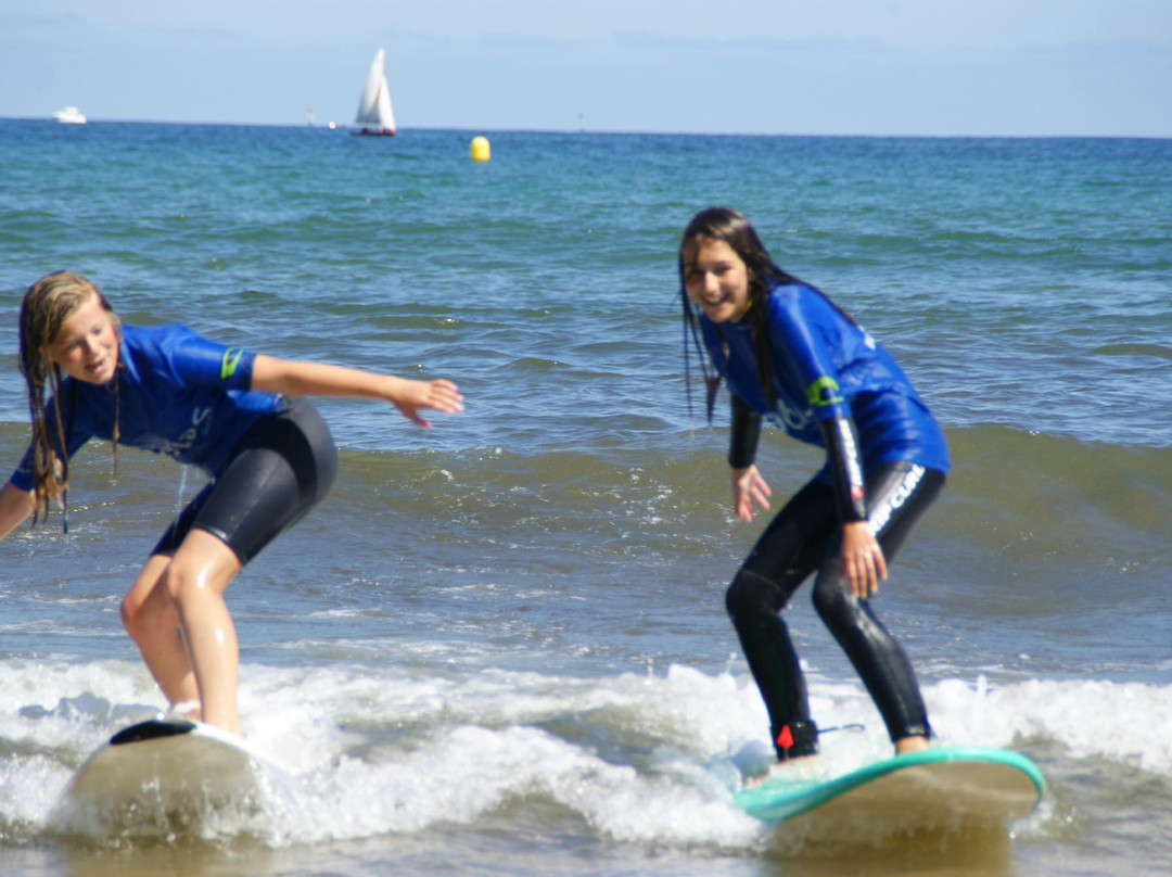 Tablas Surf School-希洪必去景点