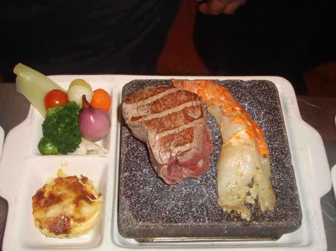 Tiran Island餐馆和美食-Caligula Hot Rock