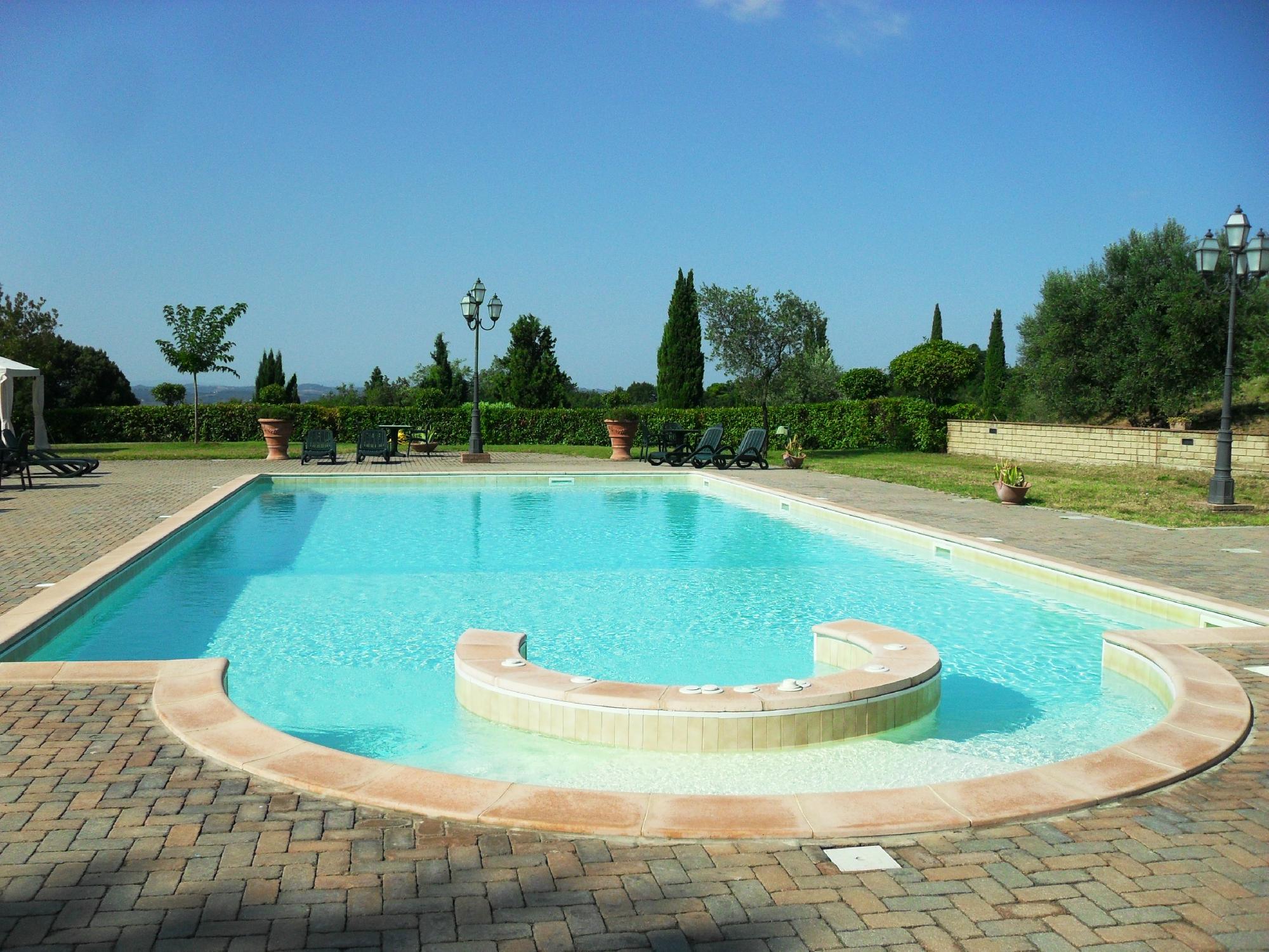 Borgo Di Montereggi-泳池