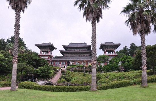 药泉寺-西归浦市必去景点