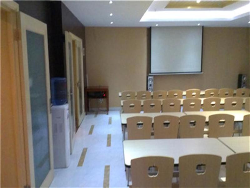 格林豪泰上海赤峰路地铁站商务酒店主图