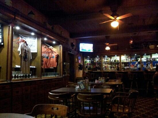 Stovepipe Wells餐馆和美食-Badwater Saloon