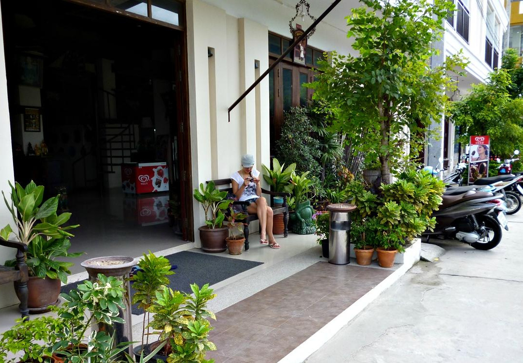 芭东穆斯酒店主图