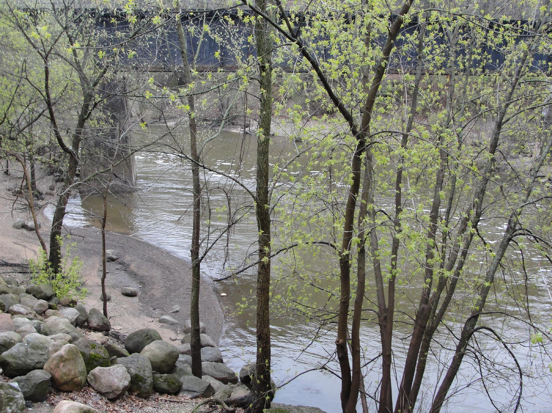 Ada Township Covered Bridge-Ada必去景点