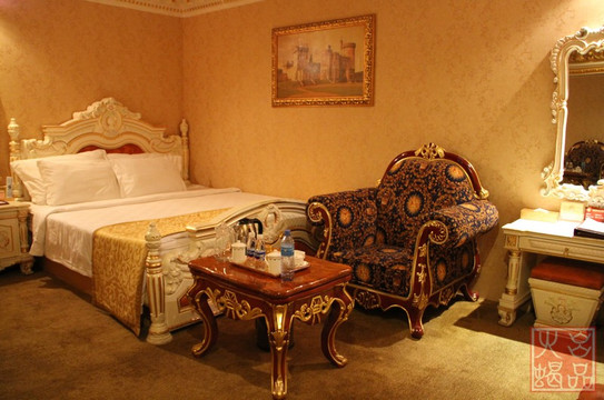 冠盛皇室堡酒店主图