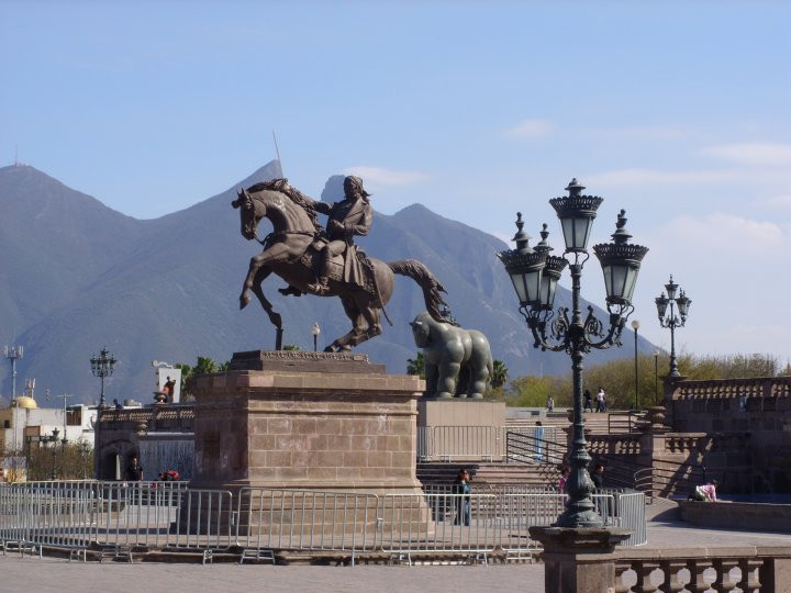Macroplaza景点图片