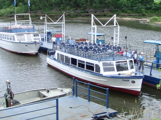 Dells Boat Tours-威斯康星峡谷必去景点