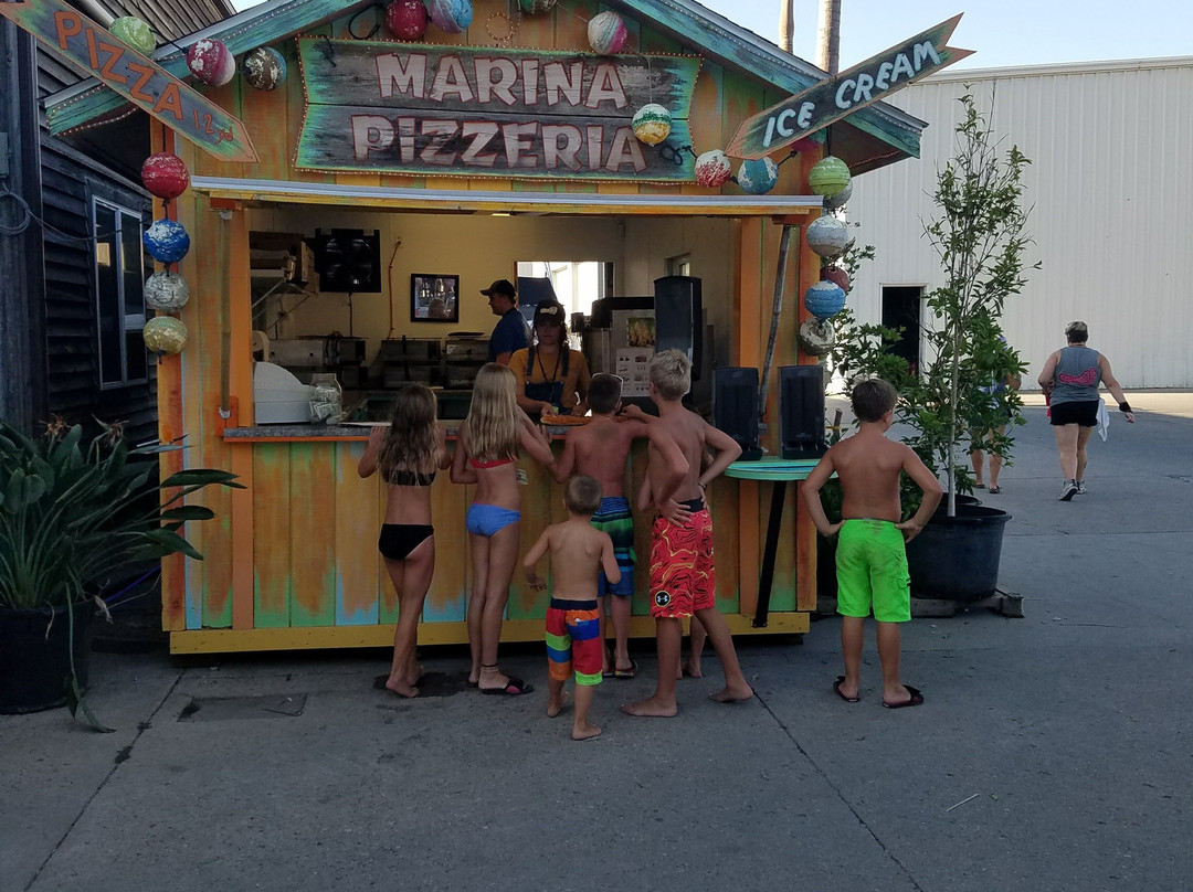 The Barefoot Bar at Okoboji-奥科博吉必去景点