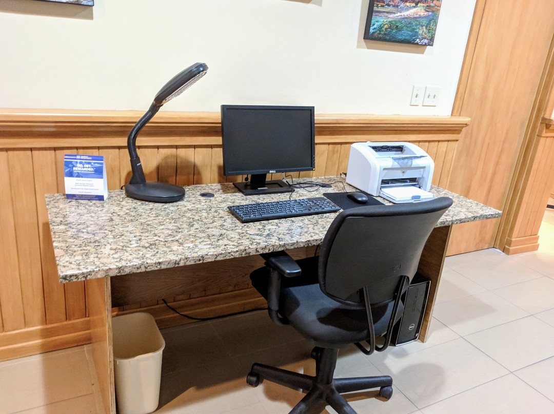 Invermere Inn & Suites主图