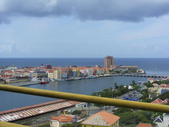 Queen Juliana Bridge-威廉斯塔德必去景点