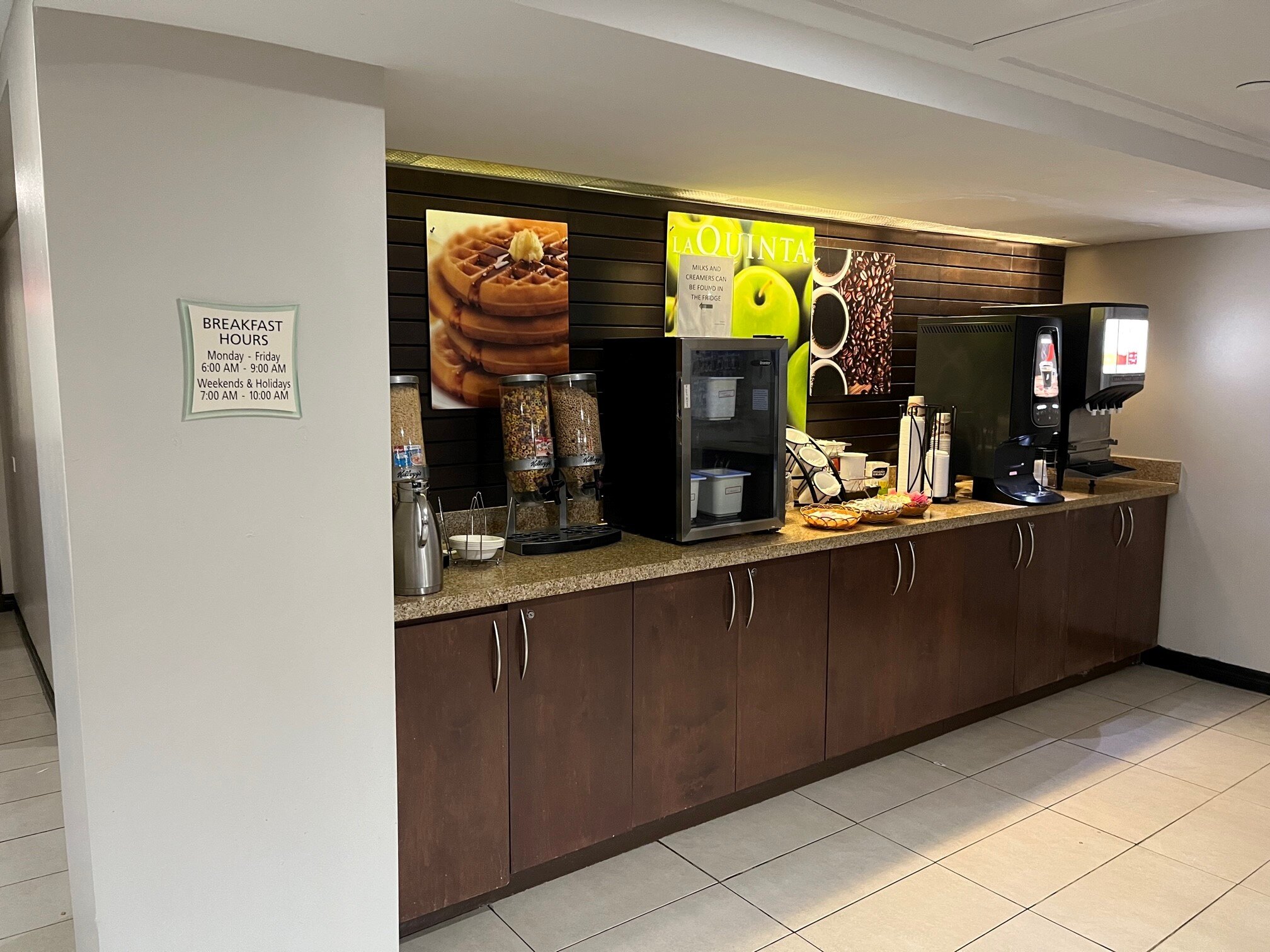 La Quinta Inn & Suites Oshawa-餐饮
