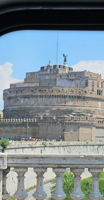 圣·迈克尔塑像-罗马必去景点