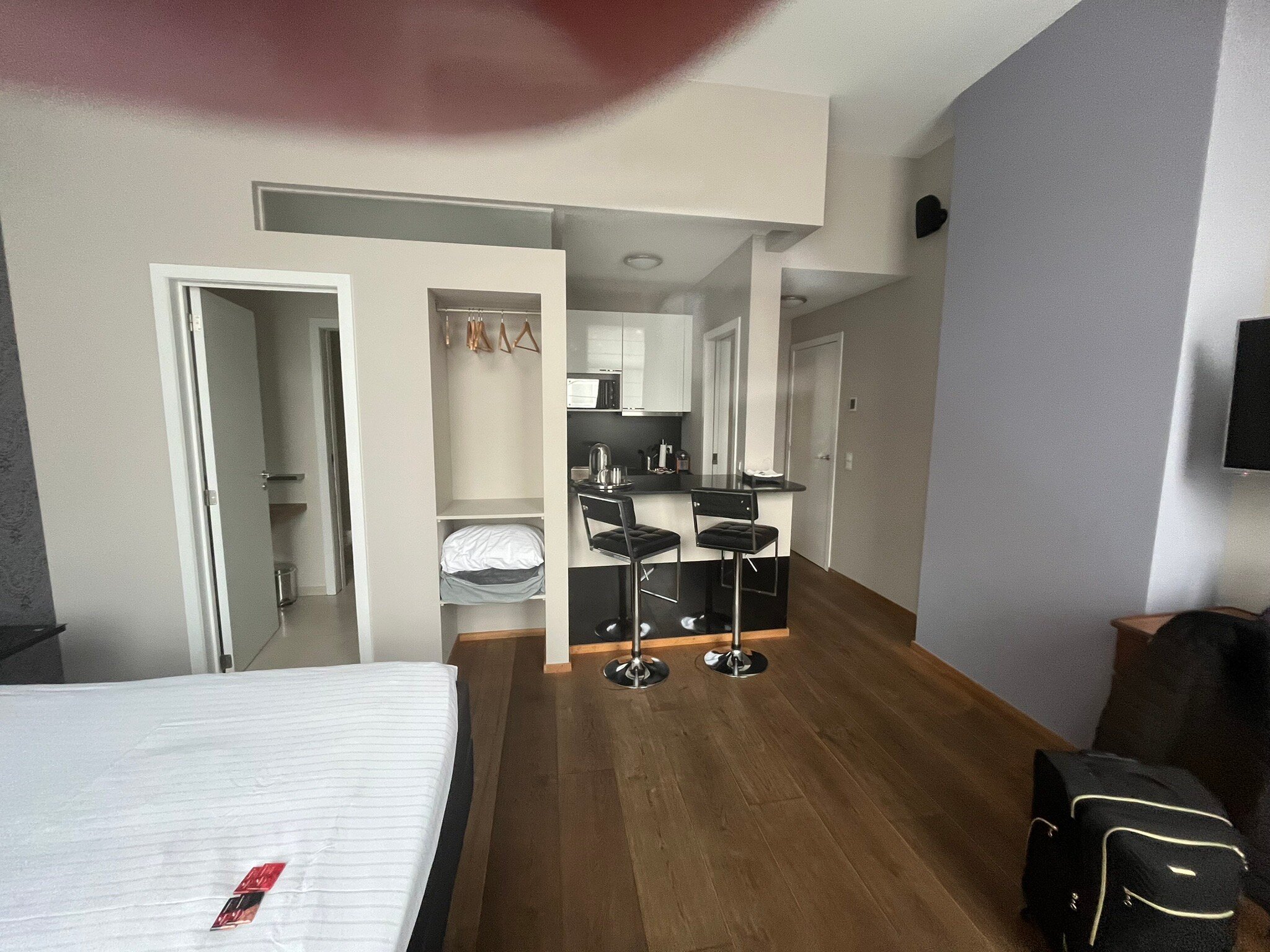 Avenue Deschanel B&B-官方
