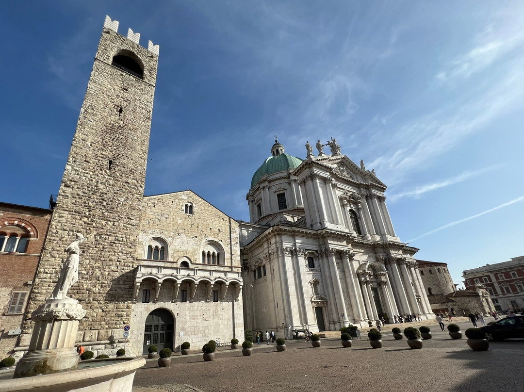 Piazza Paolo VI-布雷西亚必去景点