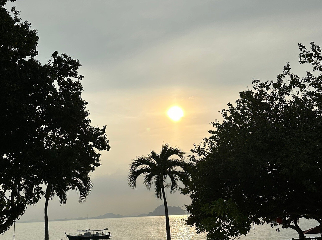 姚艾海滩度假村主图