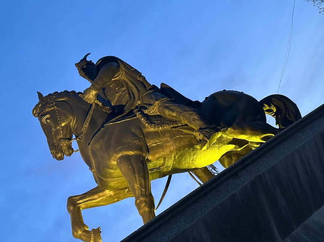 Skanderbeg statue-普里什蒂纳必去景点