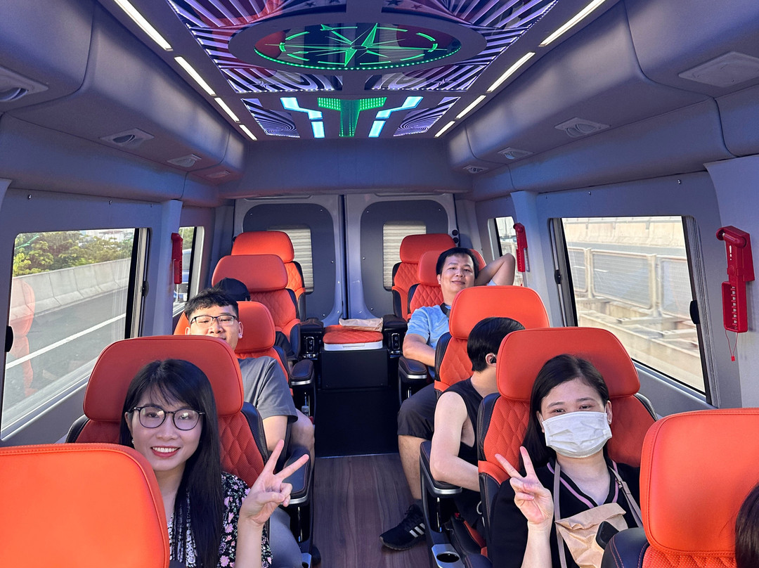 Amazing Uncles景点图片