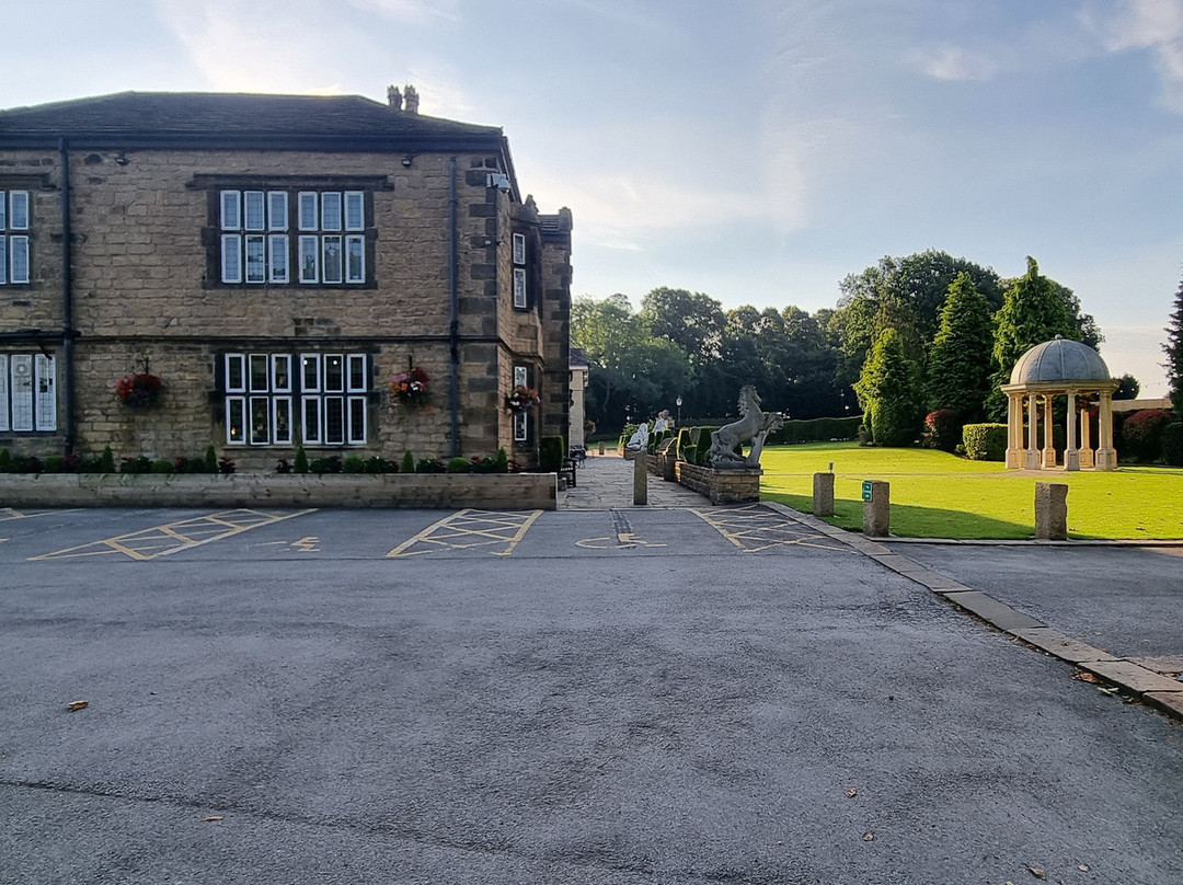 Rogerthorpe Manor Hotel主图