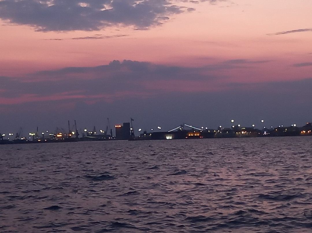 Arabella Cruise Bar-塞萨洛尼基必去景点