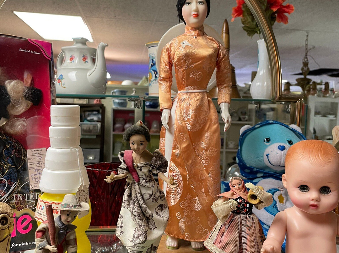 South Tacoma Antique Mall景点图片