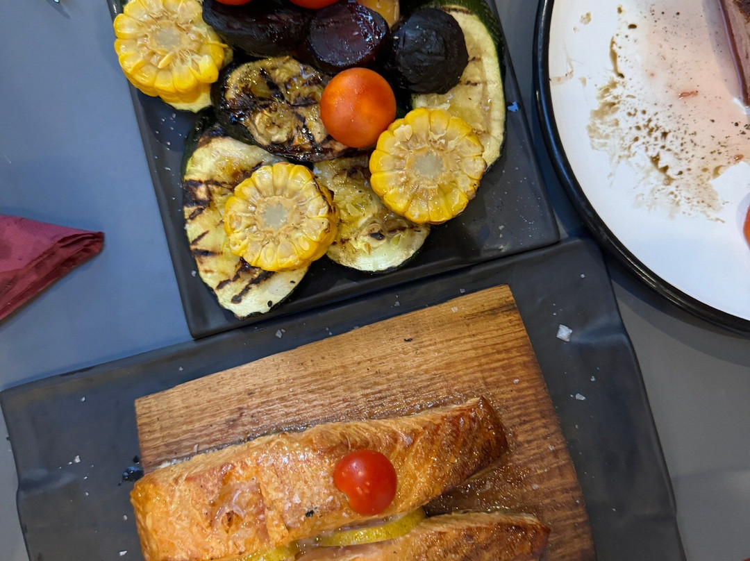 Cienfuegos · Brasa y Vino